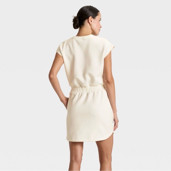 Women's Airy Sleek Dress - All In Motion Cream NWT szM - Picture 2 of 6